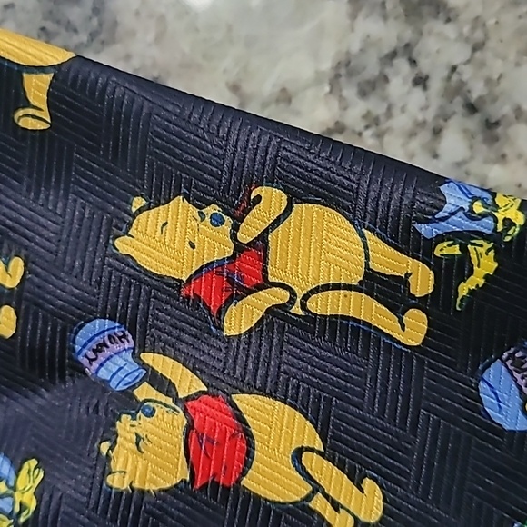 Vintage Pooh Tie - Picture 8 of 12